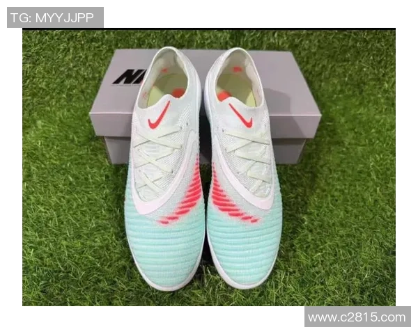 薄荷绿足球鞋球星上脚展现清新活力 驾驭赛场极速风采