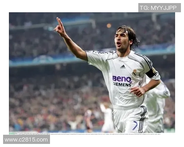 足坛巨星背后的秘密人生曝光 从辉煌赛场到隐秘真相全解析 足坛巨星背后的秘密人生曝光 从辉煌赛场到隐秘真相全解析