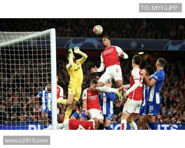 足球球星凸起引发热议带来赛场激情与无数球迷的关注与讨论 足球球星凸起引发热议带来赛场激情与无数球迷的关注与讨论